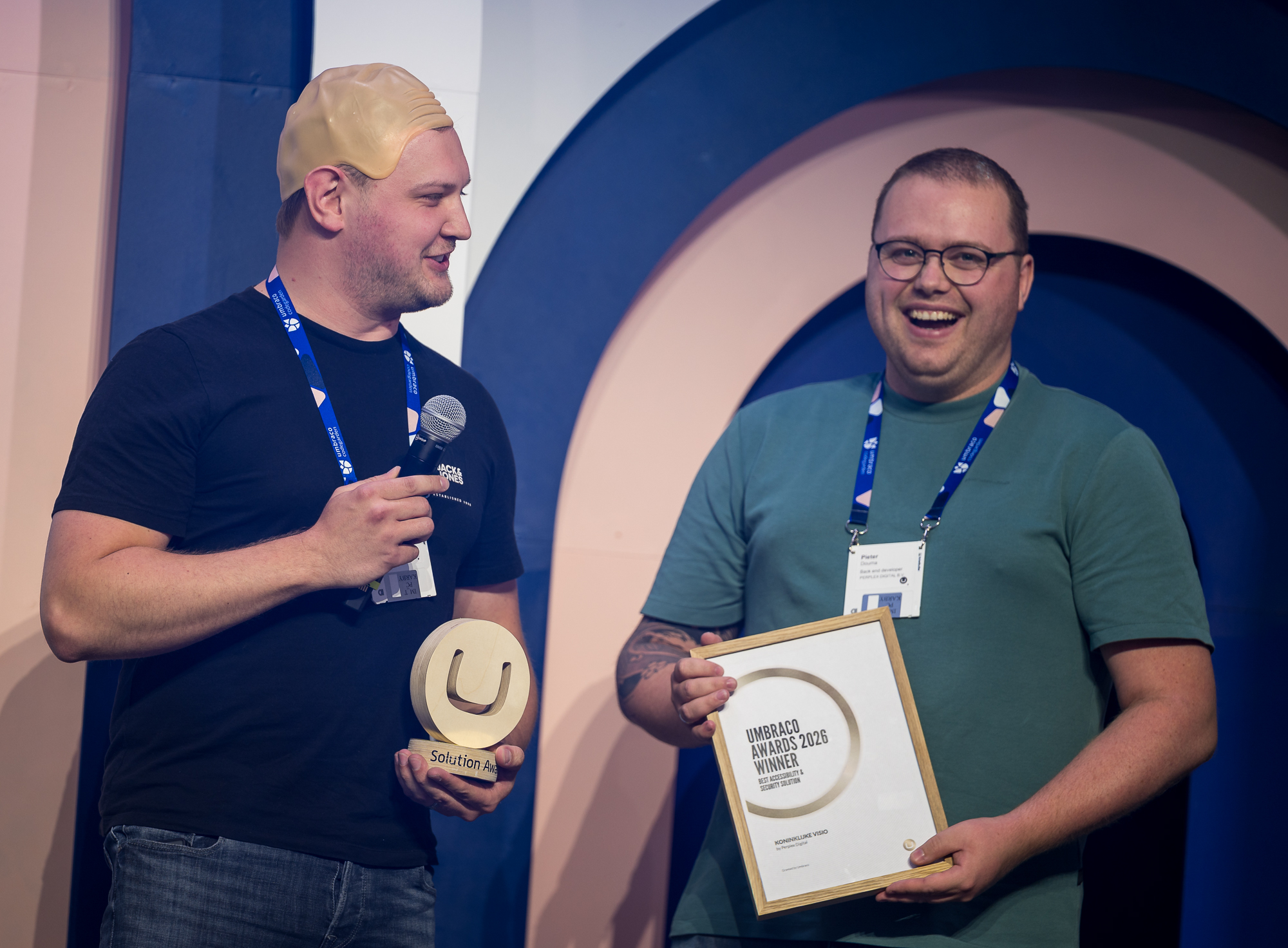 2 medewerkers van Perplex met award voor website 2 medewerkers van Perplex met award voor website