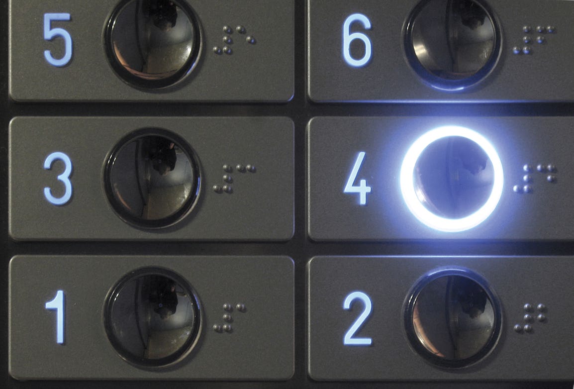 Liftknoppen met tactiel nummer en braille. Liftknoppen met tactiel nummer en braille.