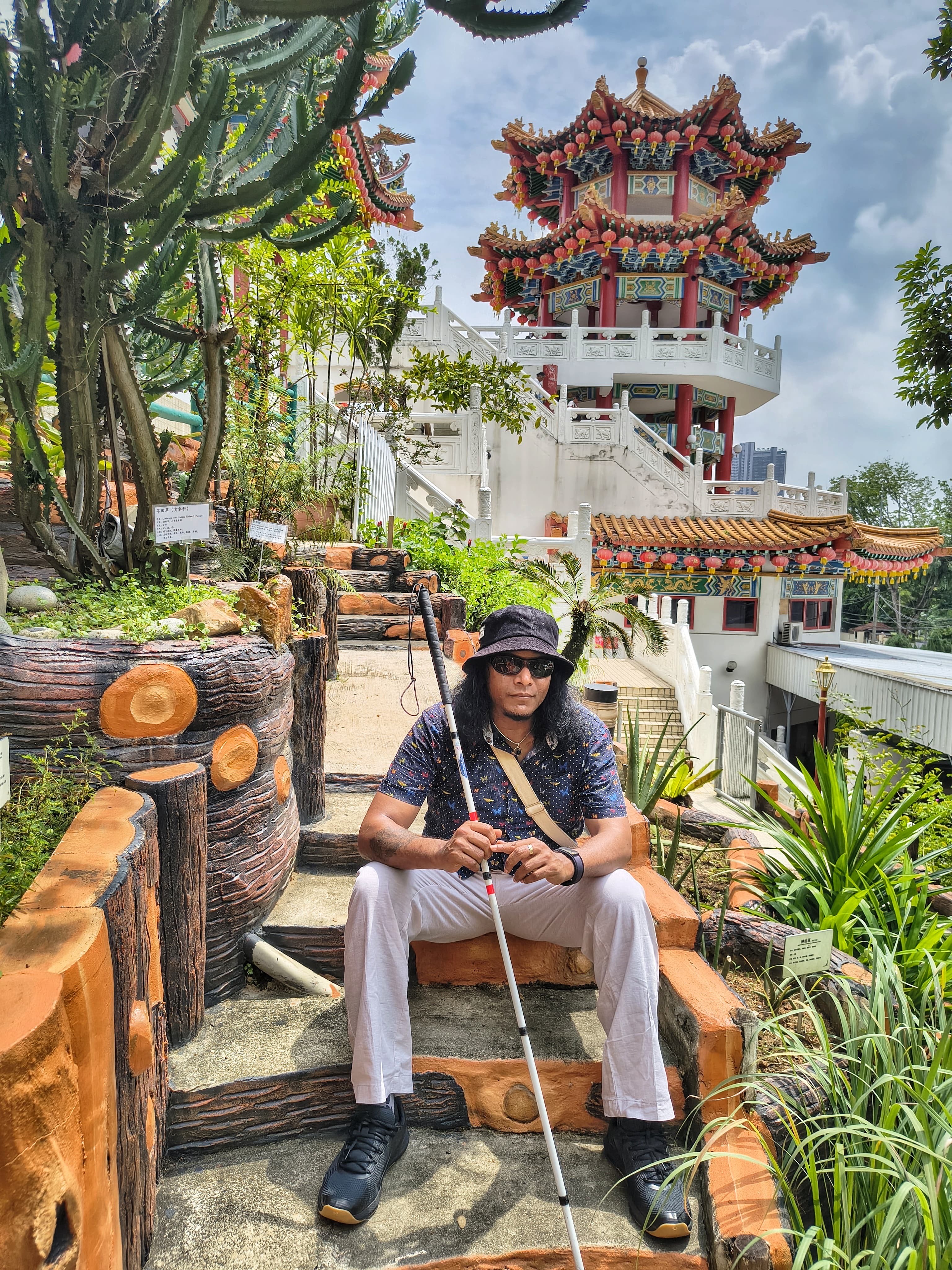 Visio-emmanuel-reizen-thailand-slechtziend-wereldreis.jpeg Visio-emmanuel-reizen-thailand-slechtziend-wereldreis.jpeg