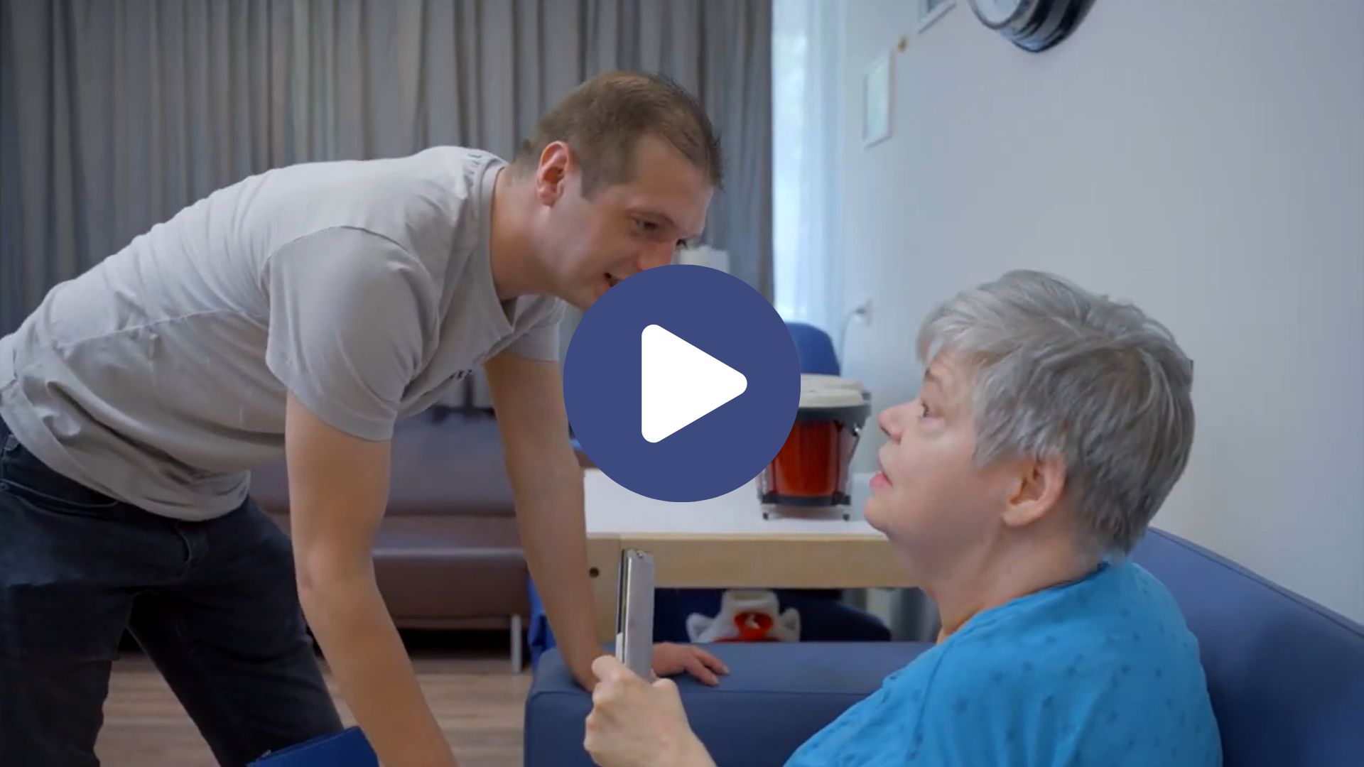 Visio-Breda-Blauwe-Kamer-visuele-verstandelijke-beperking-video-kevin.jpg Visio-Breda-Blauwe-Kamer-visuele-verstandelijke-beperking-video-kevin.jpg