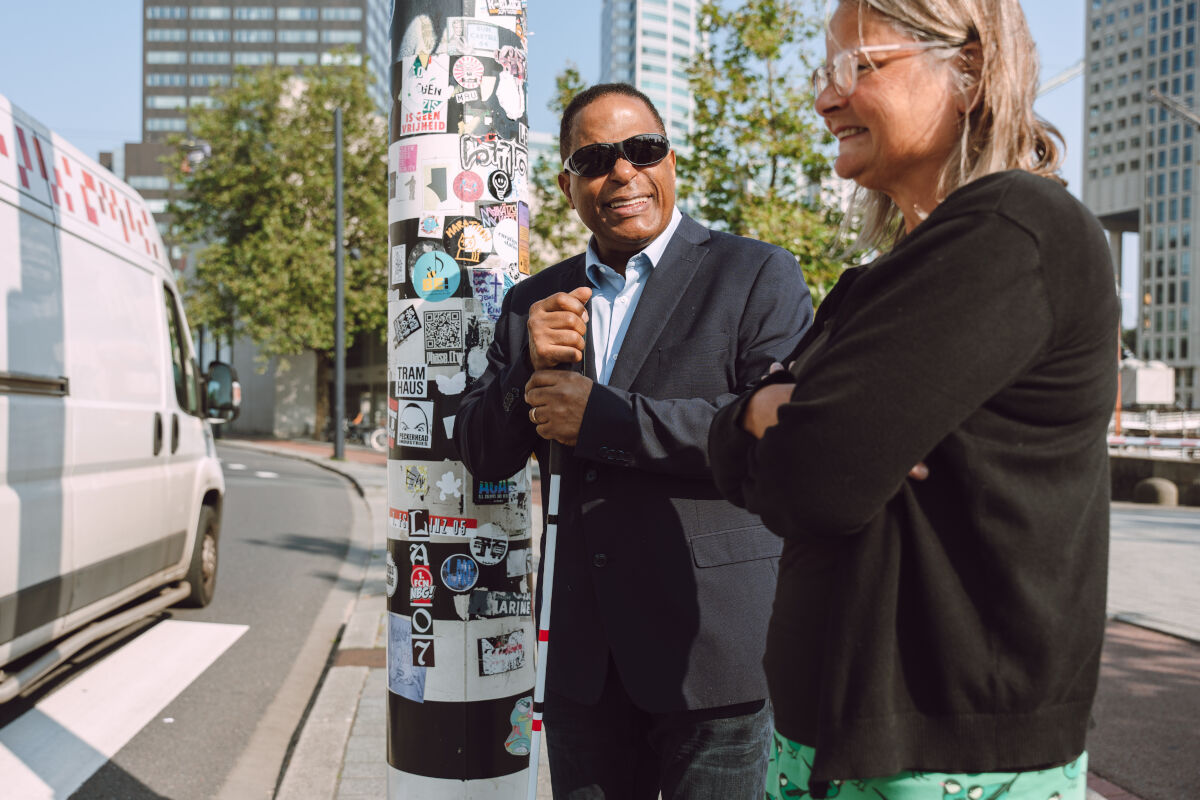 visio-rotterdam--volwassene-medewerker-taststok (1).jpg visio-rotterdam--volwassene-medewerker-taststok (1).jpg