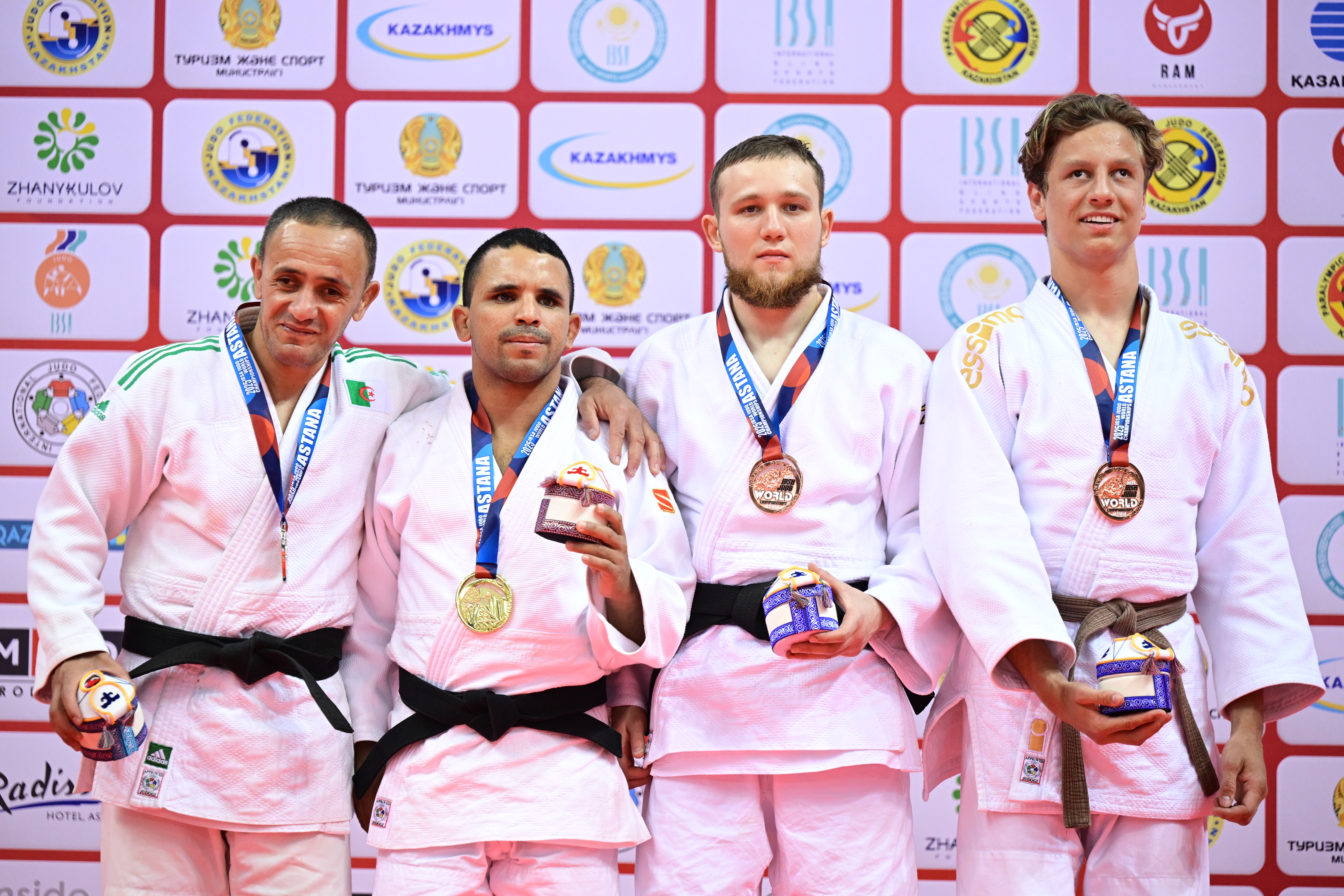 visio-jonge-judoka-seb-sloot-slechtziend-visuele-beperking-3.jpg visio-jonge-judoka-seb-sloot-slechtziend-visuele-beperking-3.jpg