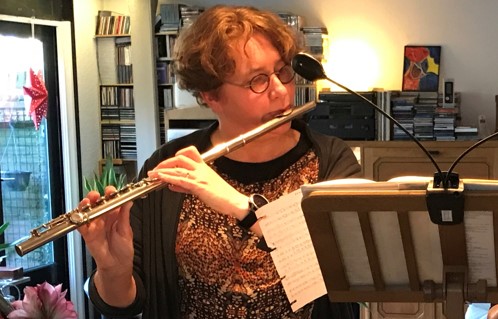 Mirjam Baas aandachtsfunctionaris muziek bij Koninklijke Visio speelt klarinet