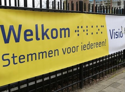 Banner met de tekst "toegankelijk stemmen voor iedereen"