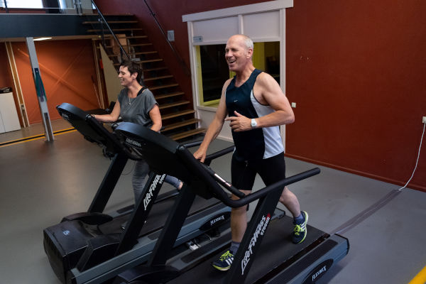 vhle-3593-in-activiteitenruimte-op-loopband (1).jpg vhle-3593-in-activiteitenruimte-op-loopband (1).jpg